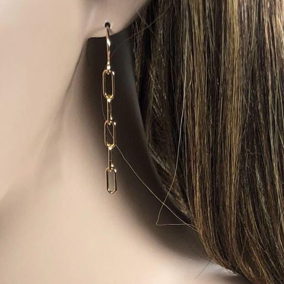 14k Gold Rectangle Earrings, paperclip earrings - Picture 4 of 4